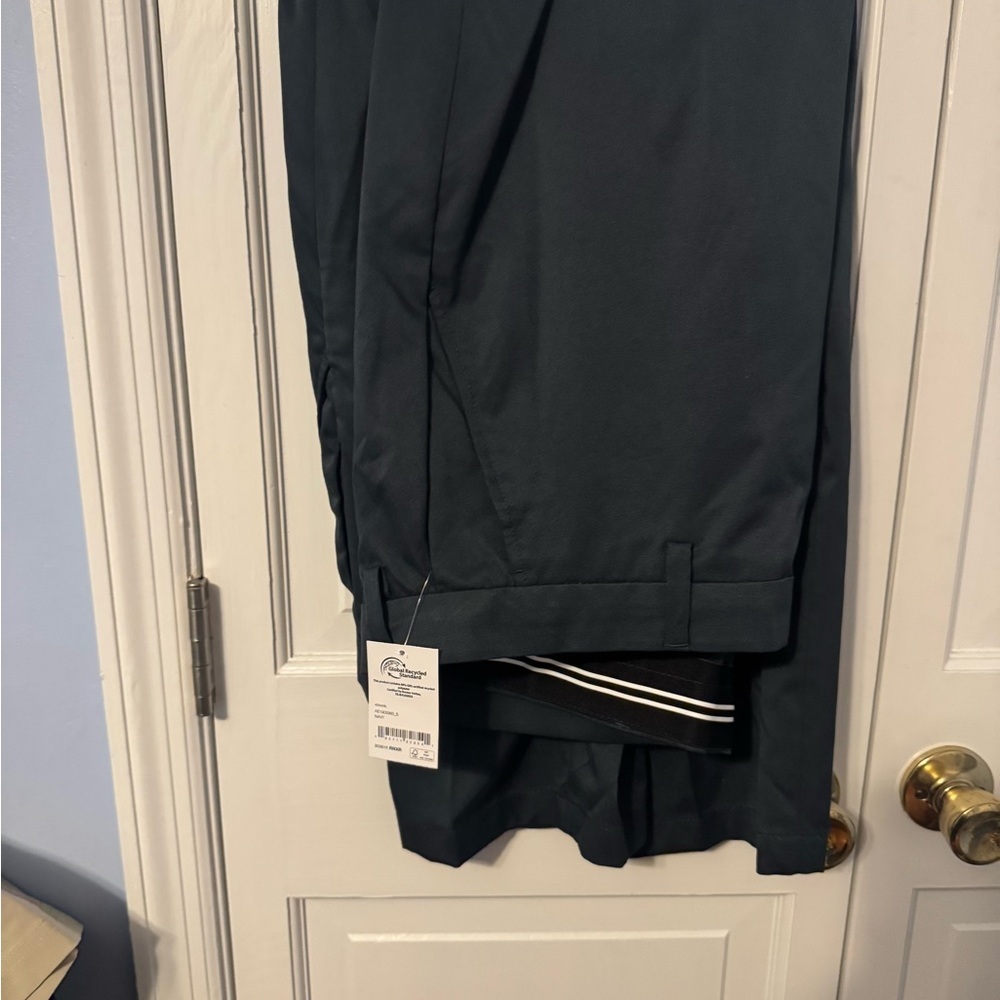 Amazon Essentials Men's Dark Navy Dress Golf Pants. 42W x 28L
